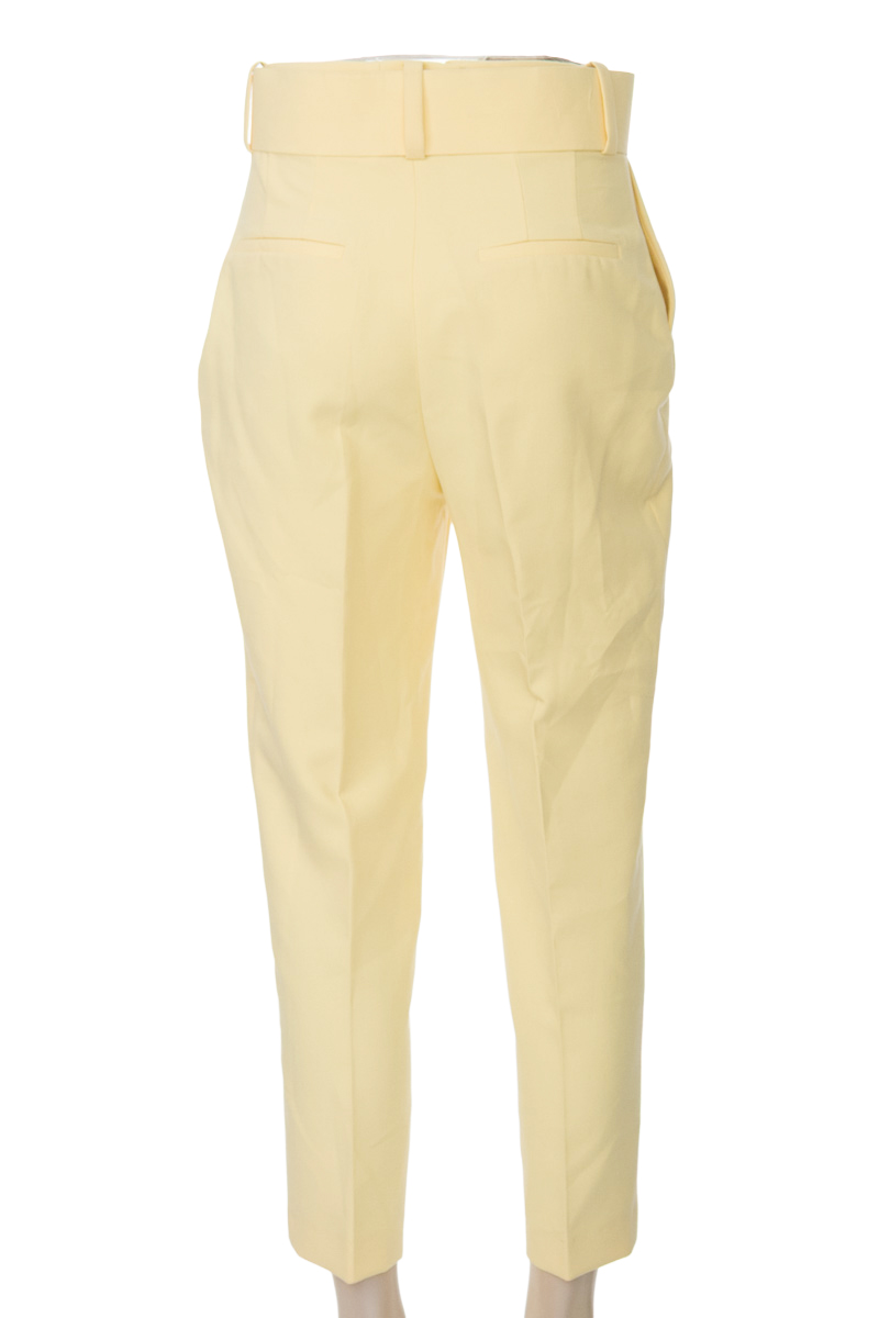 Pantalones color Amarillo - Closeando