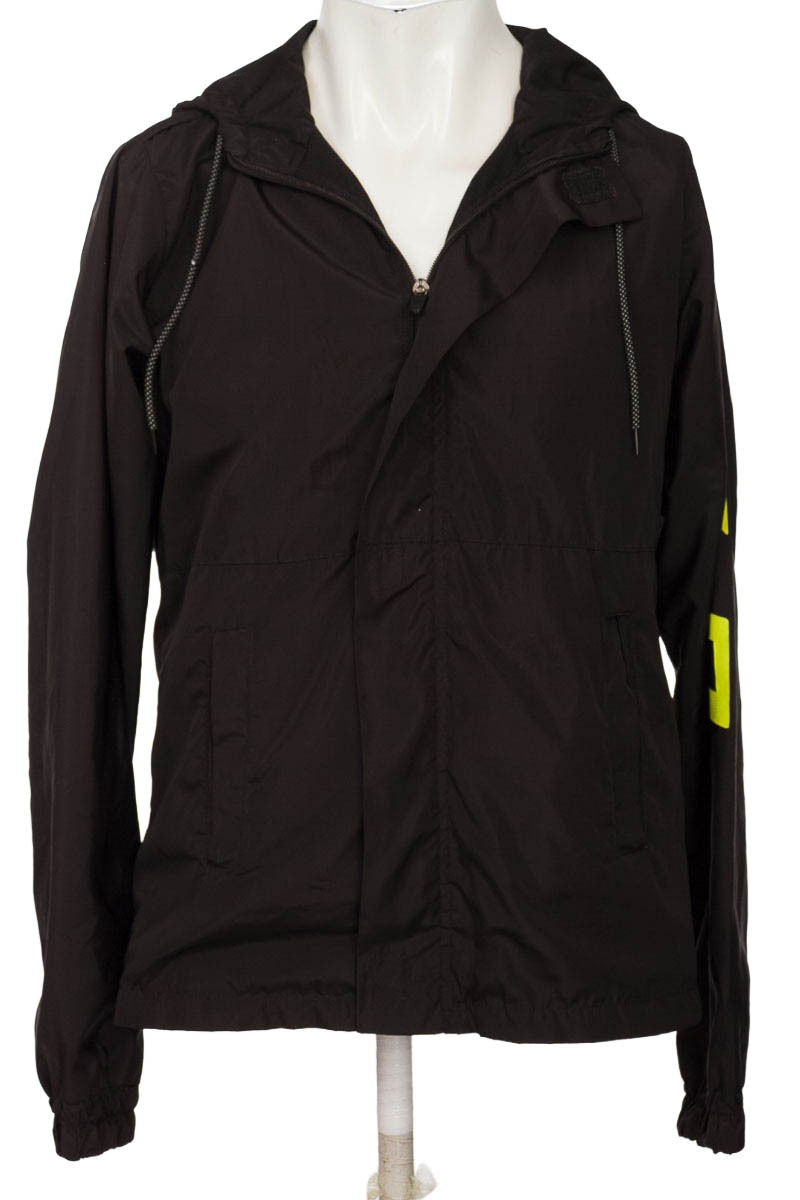 Chaqueta color Negro - Closeando