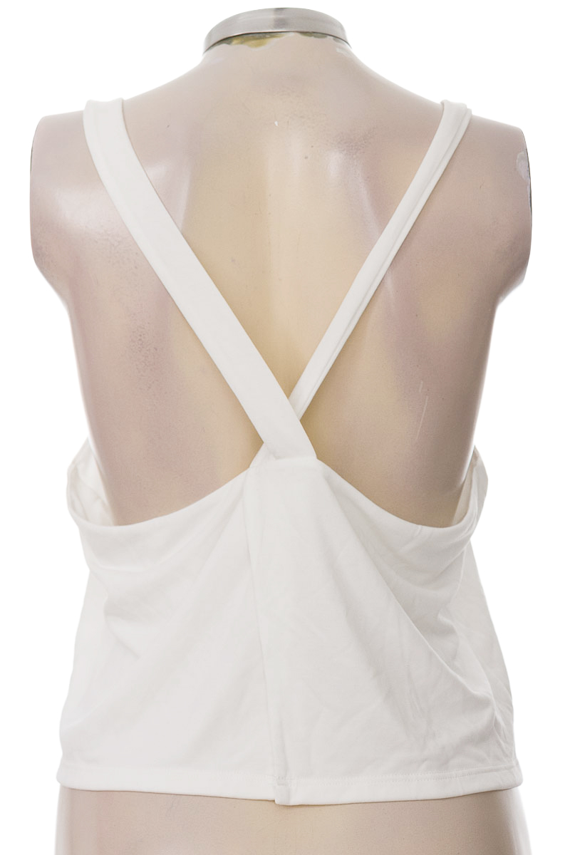 Top / Camiseta color Blanco - NAF NAF