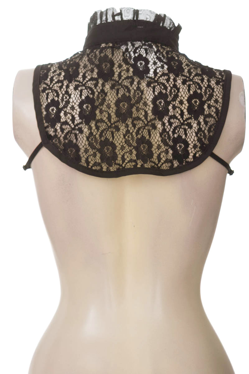 Top / Camiseta color Negro - Closeando