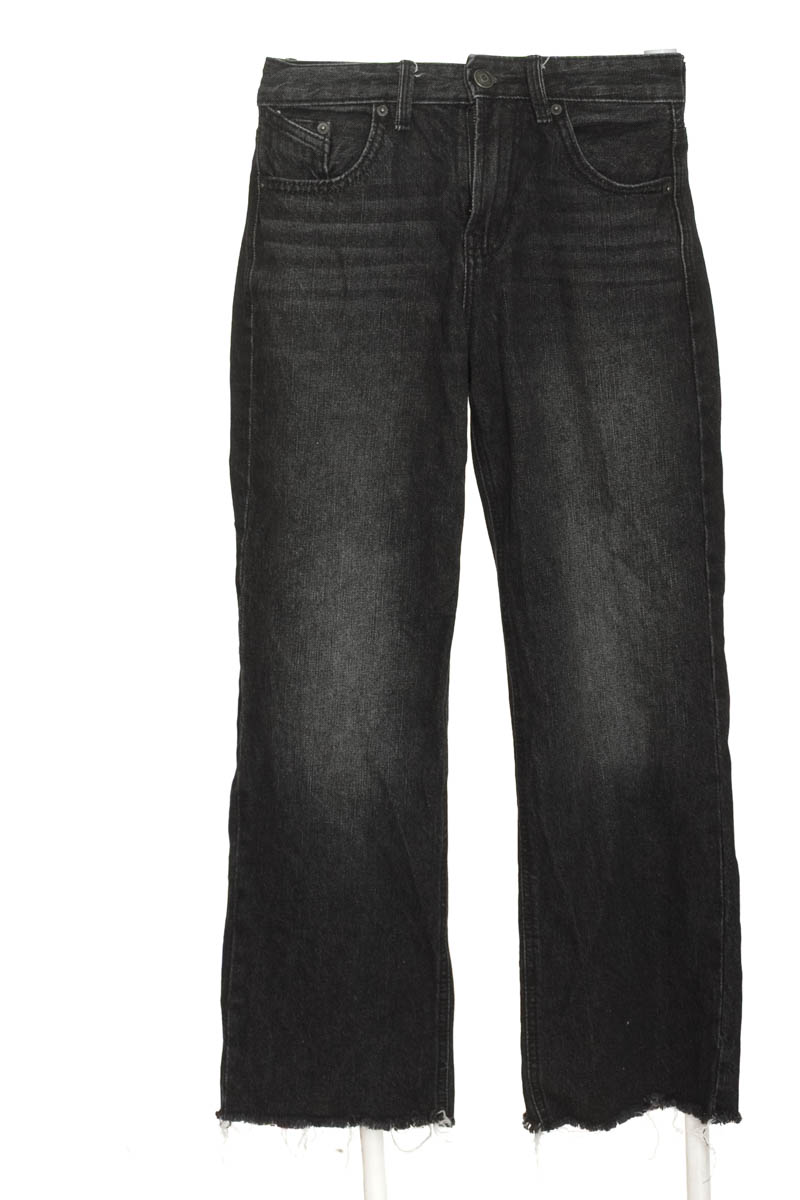 Pantalones color Negro - Stradivarius