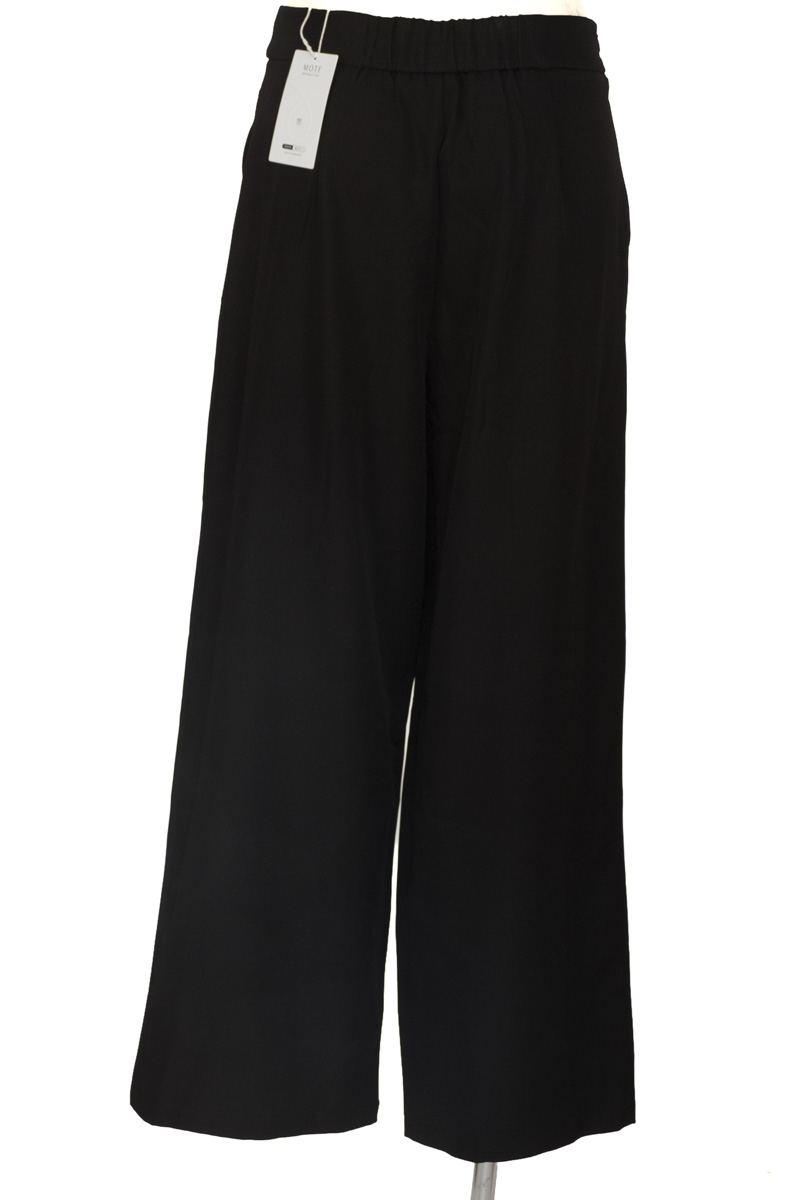 Pantalones color Negro - Motf