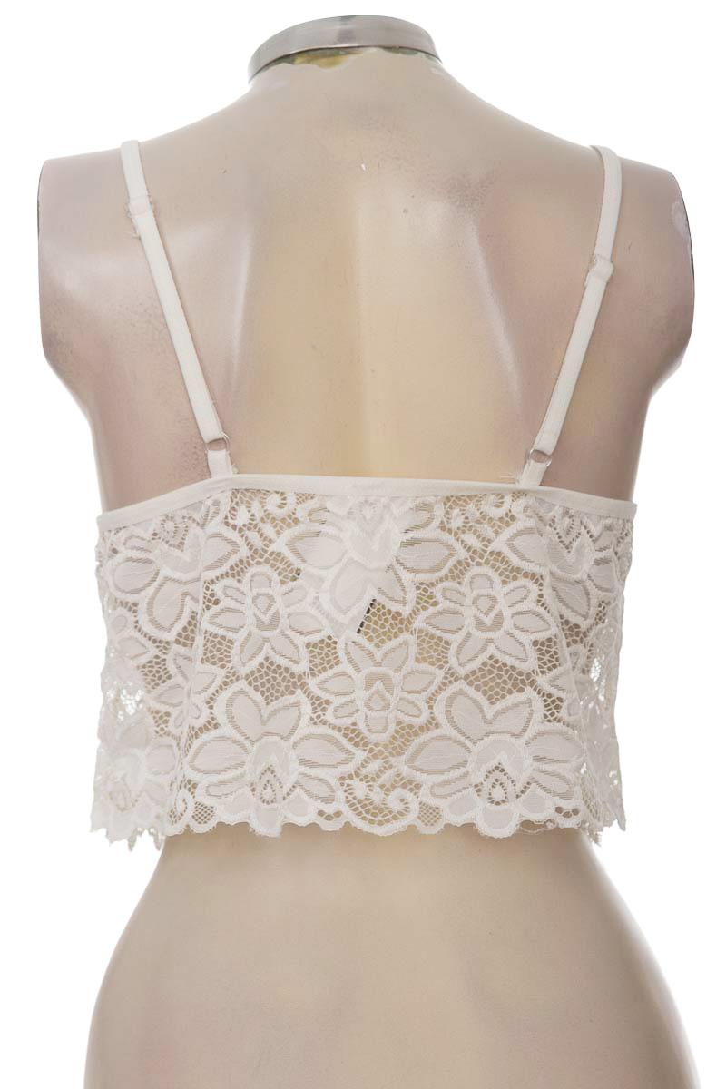 Top / Camiseta color Blanco - Closeando