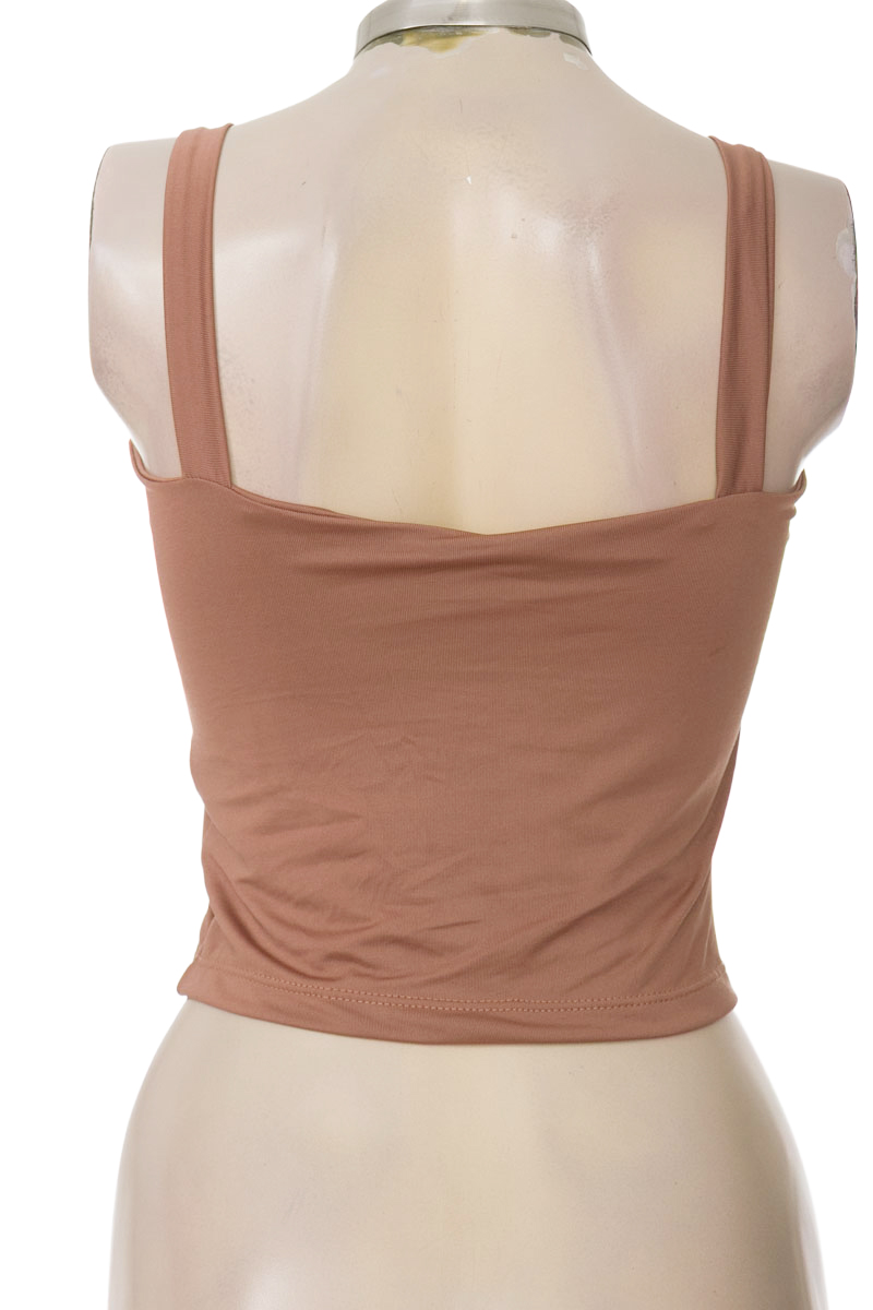 Top / Camiseta color Café - Closeando