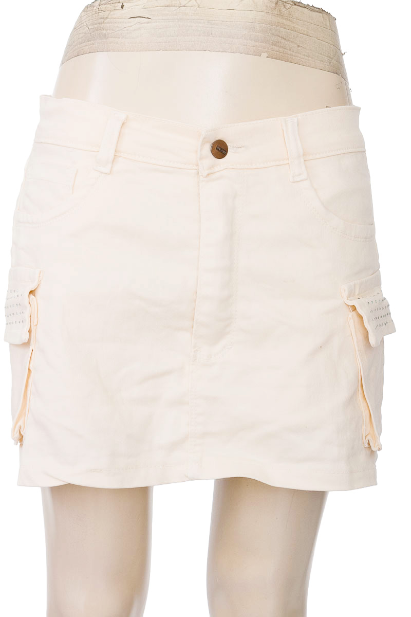 Short color Beige - Closeando