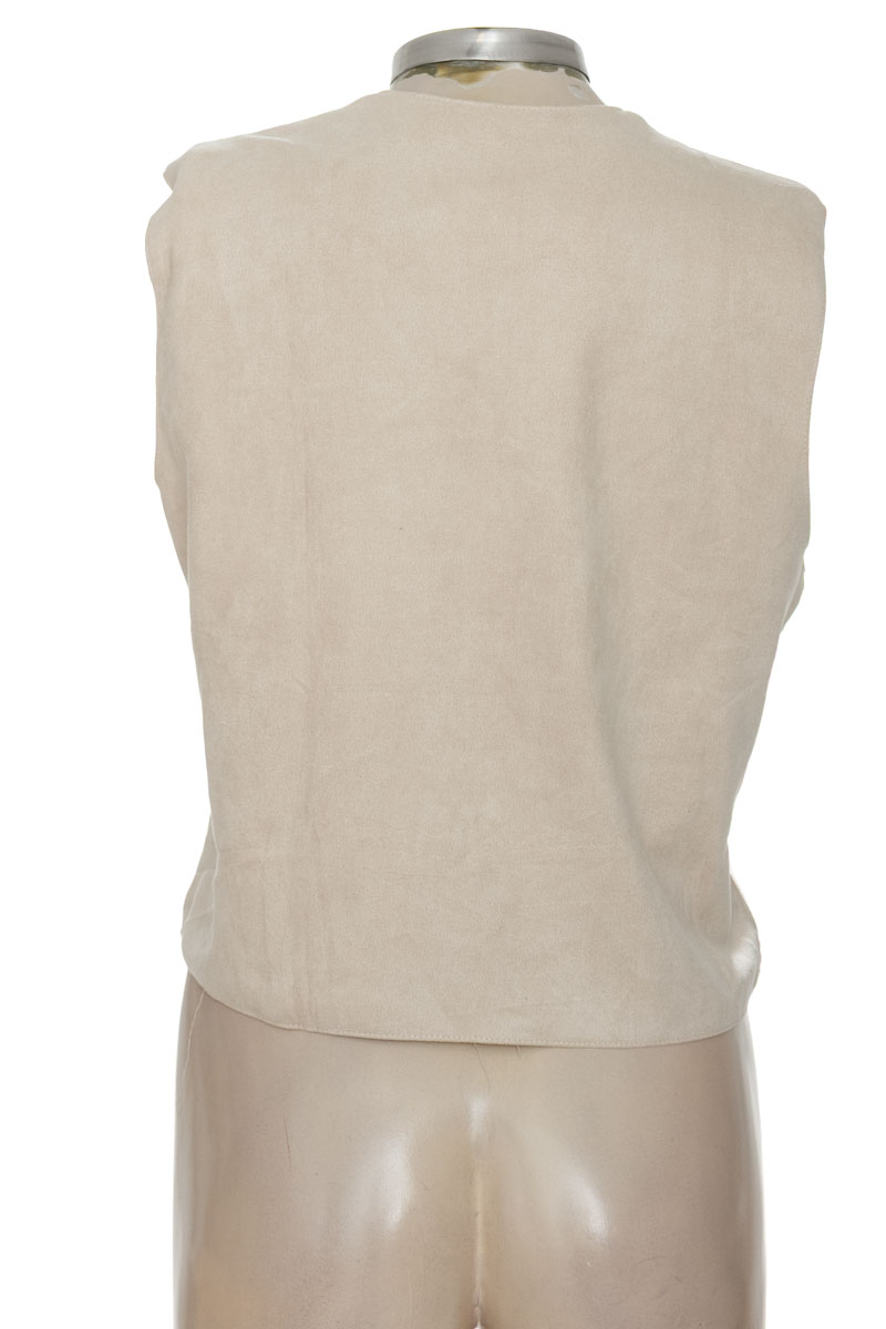 Chaqueta / Abrigo color Beige - Believe