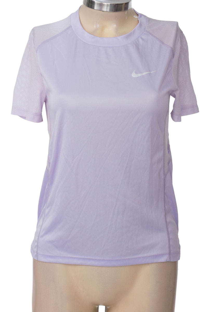 Ropa Deportiva / Salida de Baño color Lila - Nike