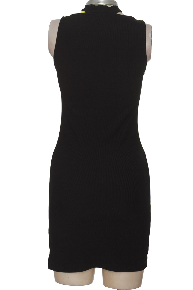 Vestido / Enterizo color Negro - Bershka