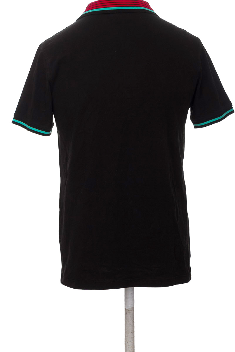 Polo color Negro - Closeando