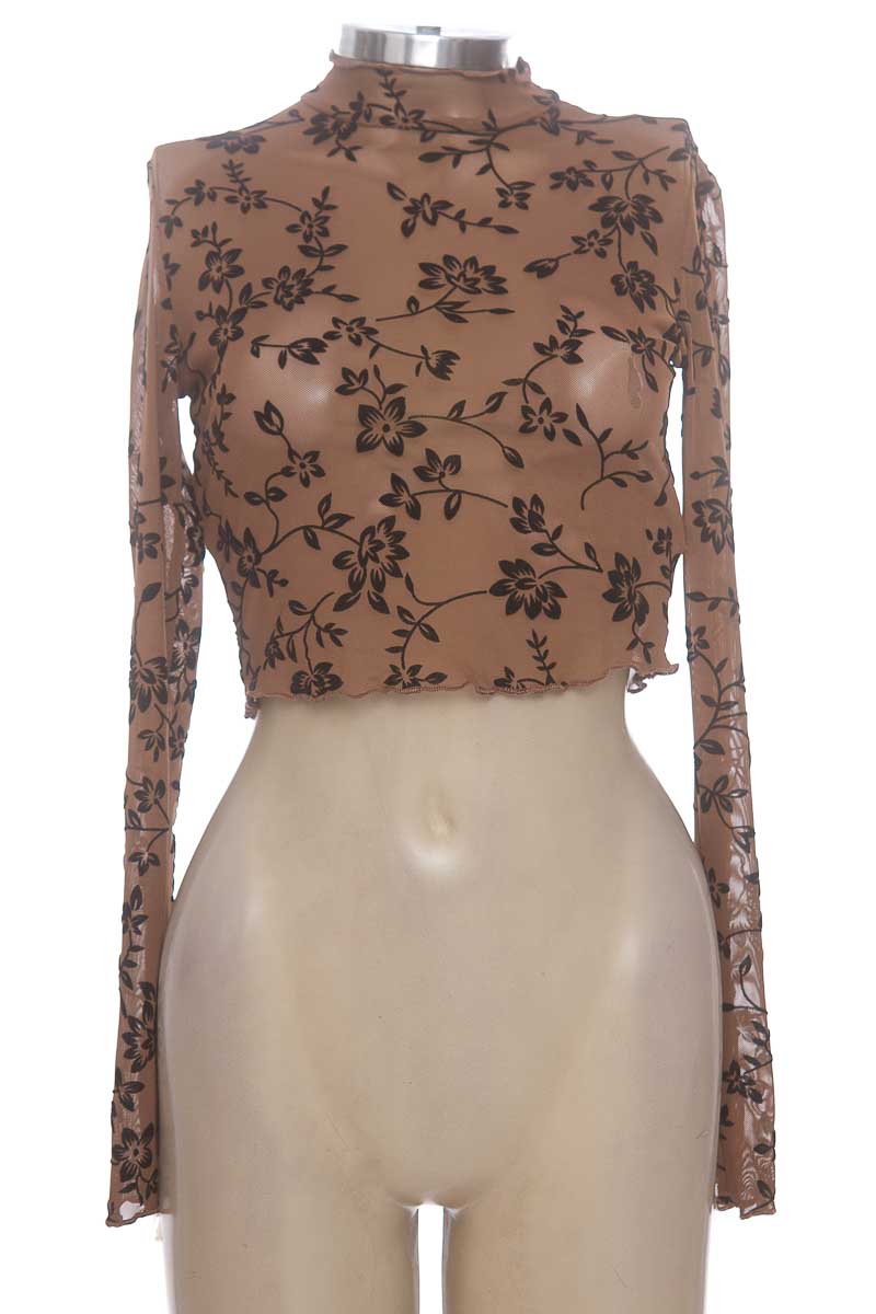 Top / Camiseta color Café - Closeando