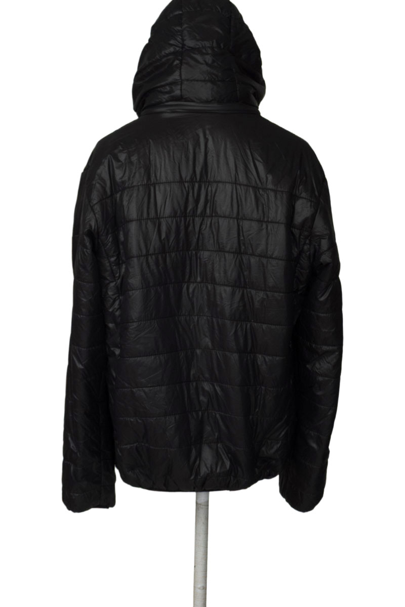 Chaqueta color Negro - Closeando