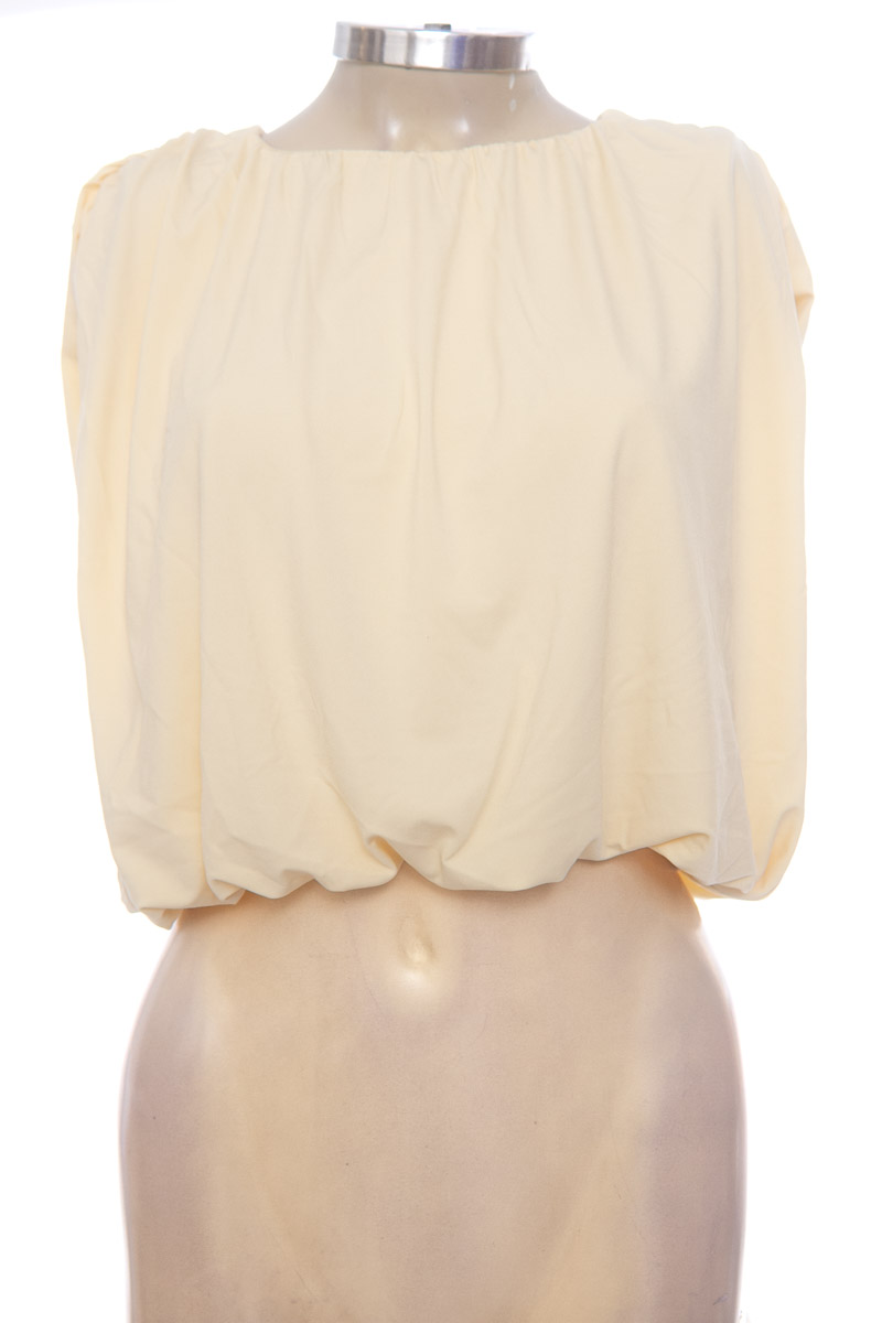 Top / Camiseta color Amarillo - H&M