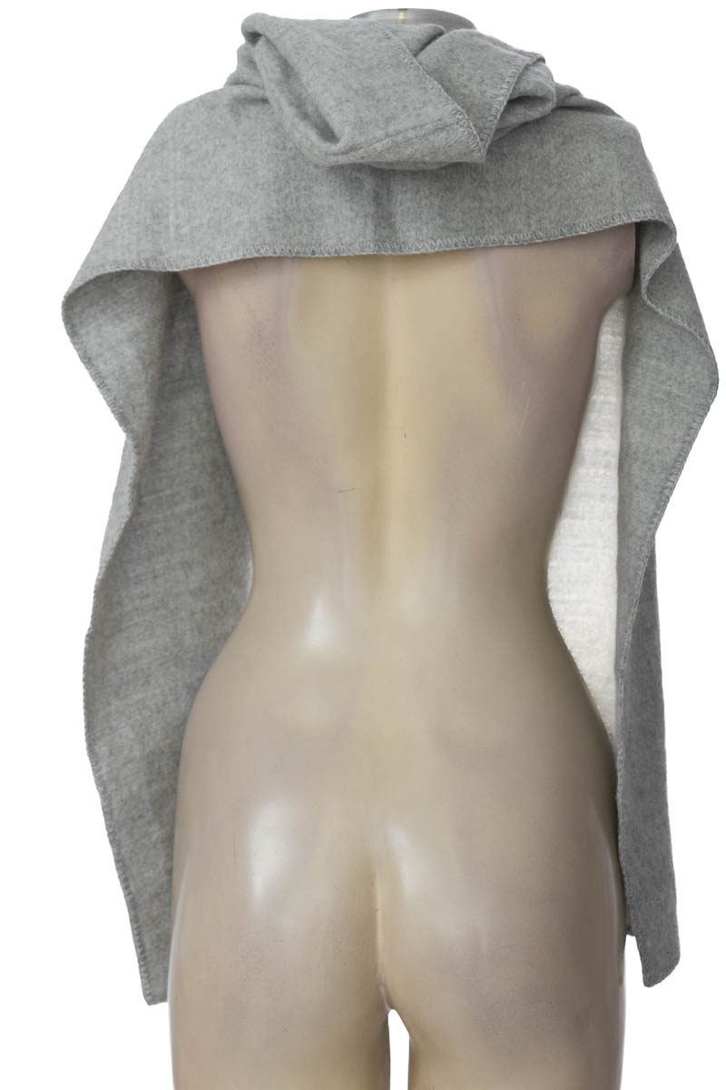 Accesorios color Gris - Closeando