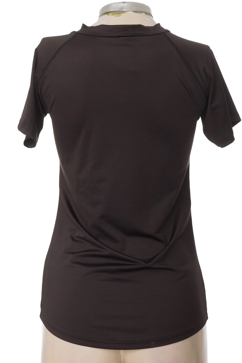 Ropa Deportiva / Salida de Baño color Negro - Closeando