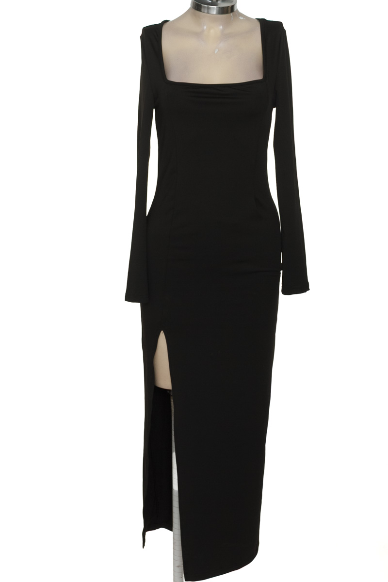 Vestido / Enterizo color Negro - Closeando