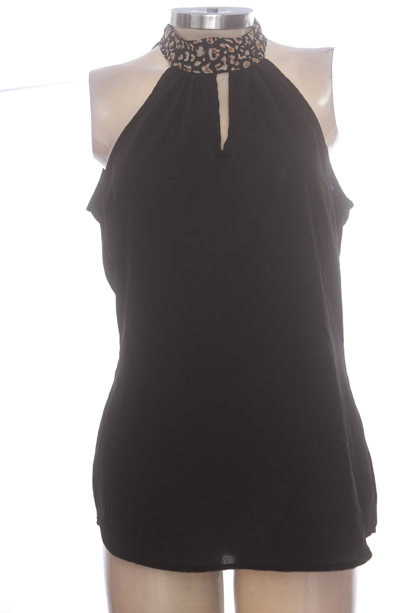 Blusa color Negro - Closeando