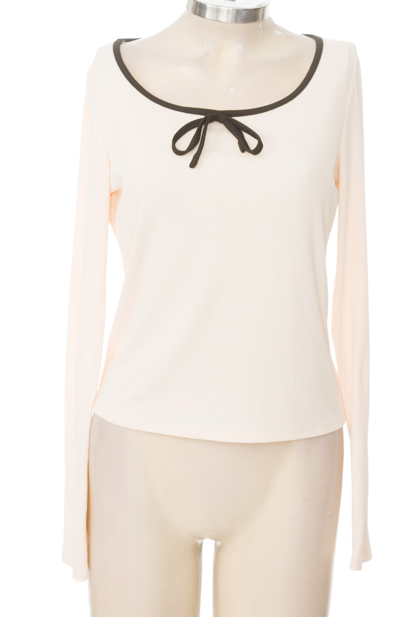 Top / Camiseta color Beige - Closeando