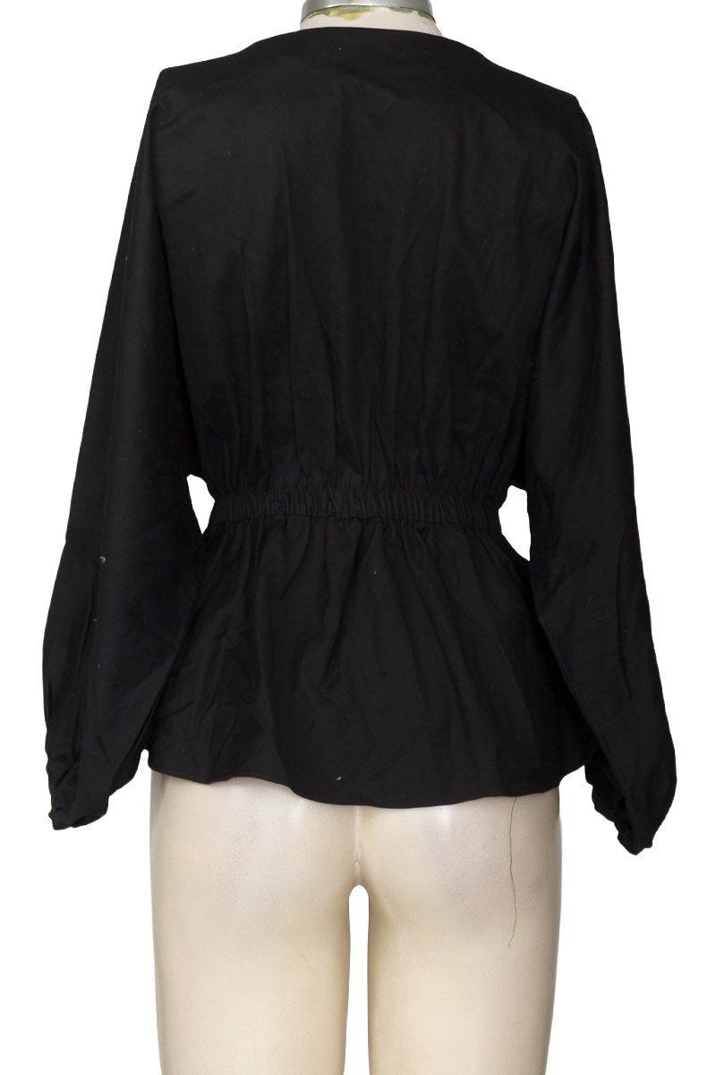 Blusa color Negro - Closeando