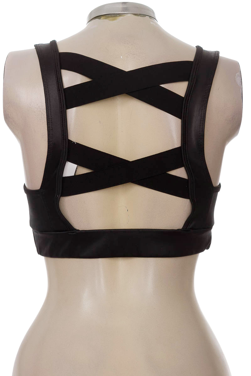 Ropa Deportiva / Salida de Baño color Negro - Closeando