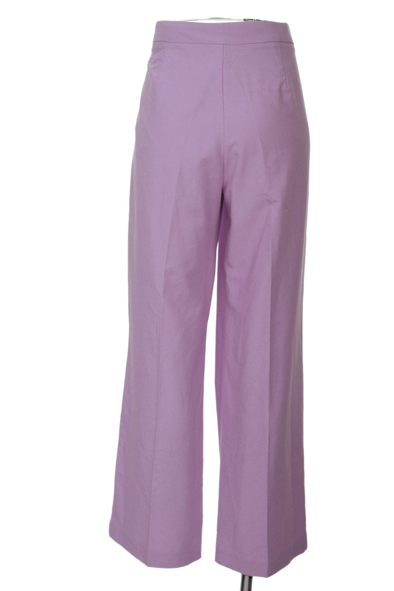 Pantalones color Lila - Stradivarius