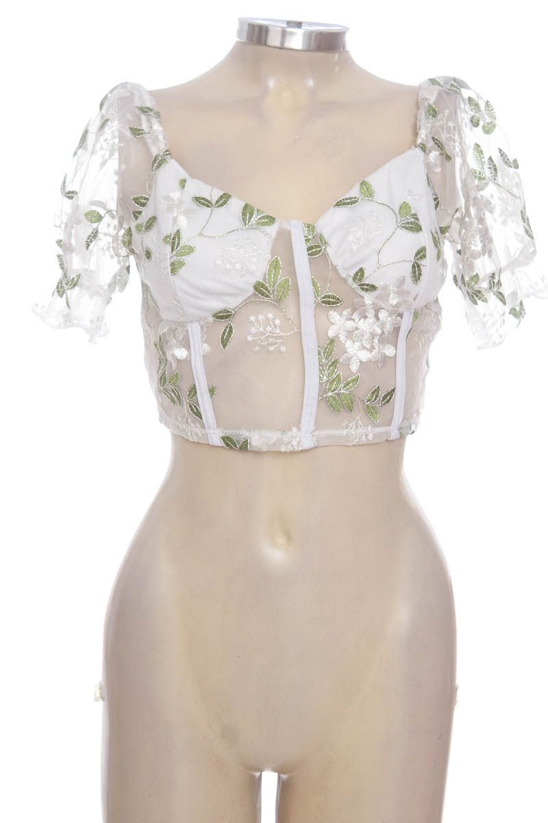 Top / Camiseta color Blanco - Closeando
