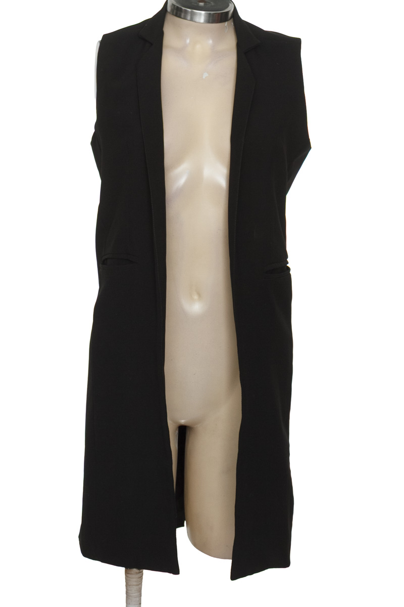 Chaqueta / Abrigo color Negro - Closeando