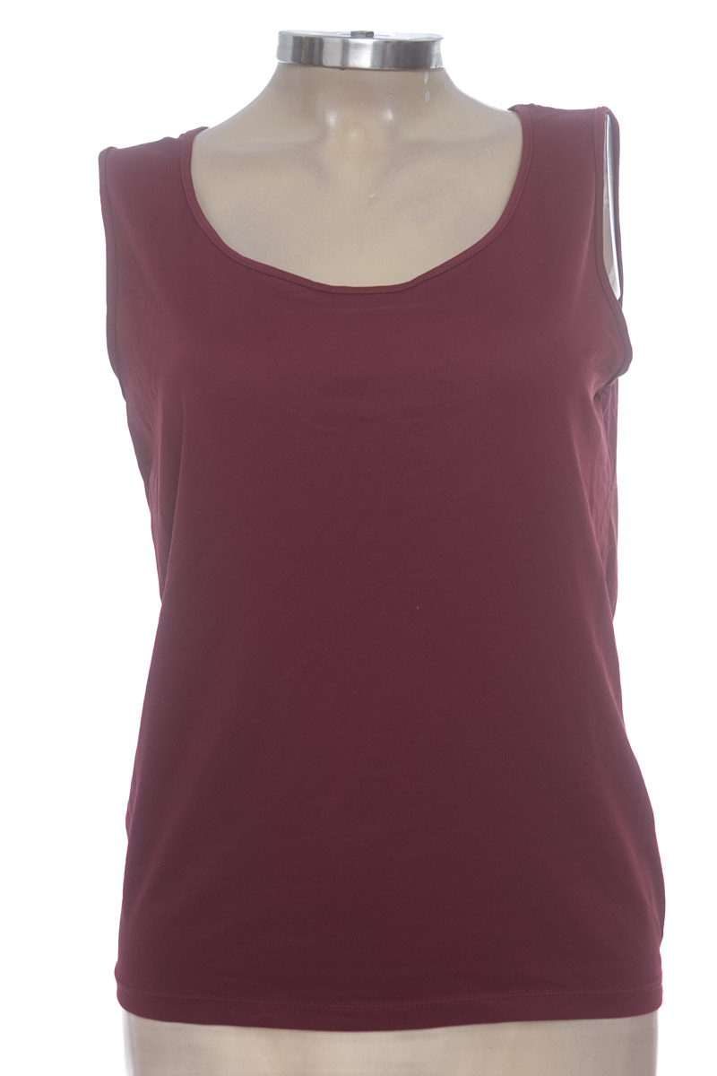 Top / Camiseta color Vinotinto - Basement