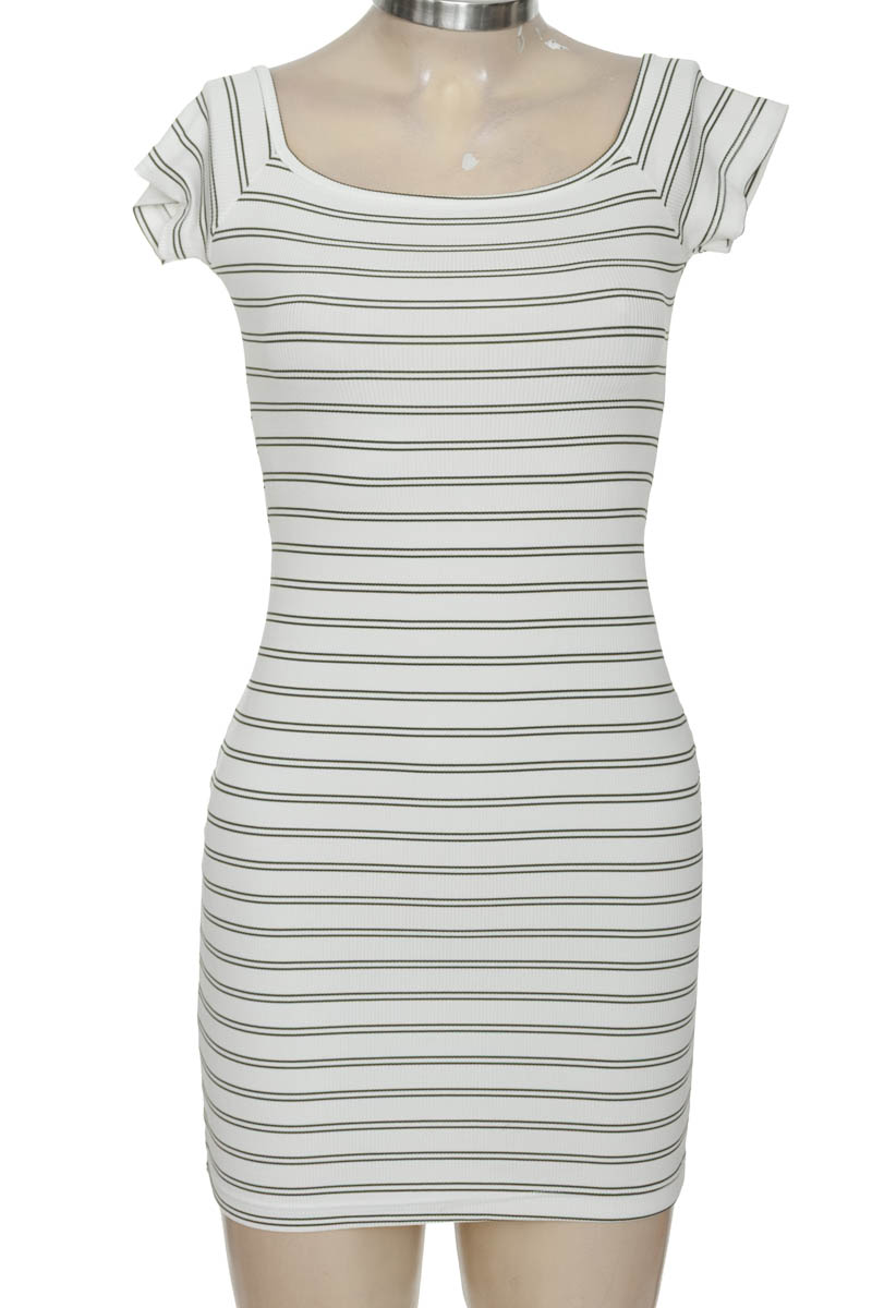 Vestido / Enterizo color Blanco - Fashion