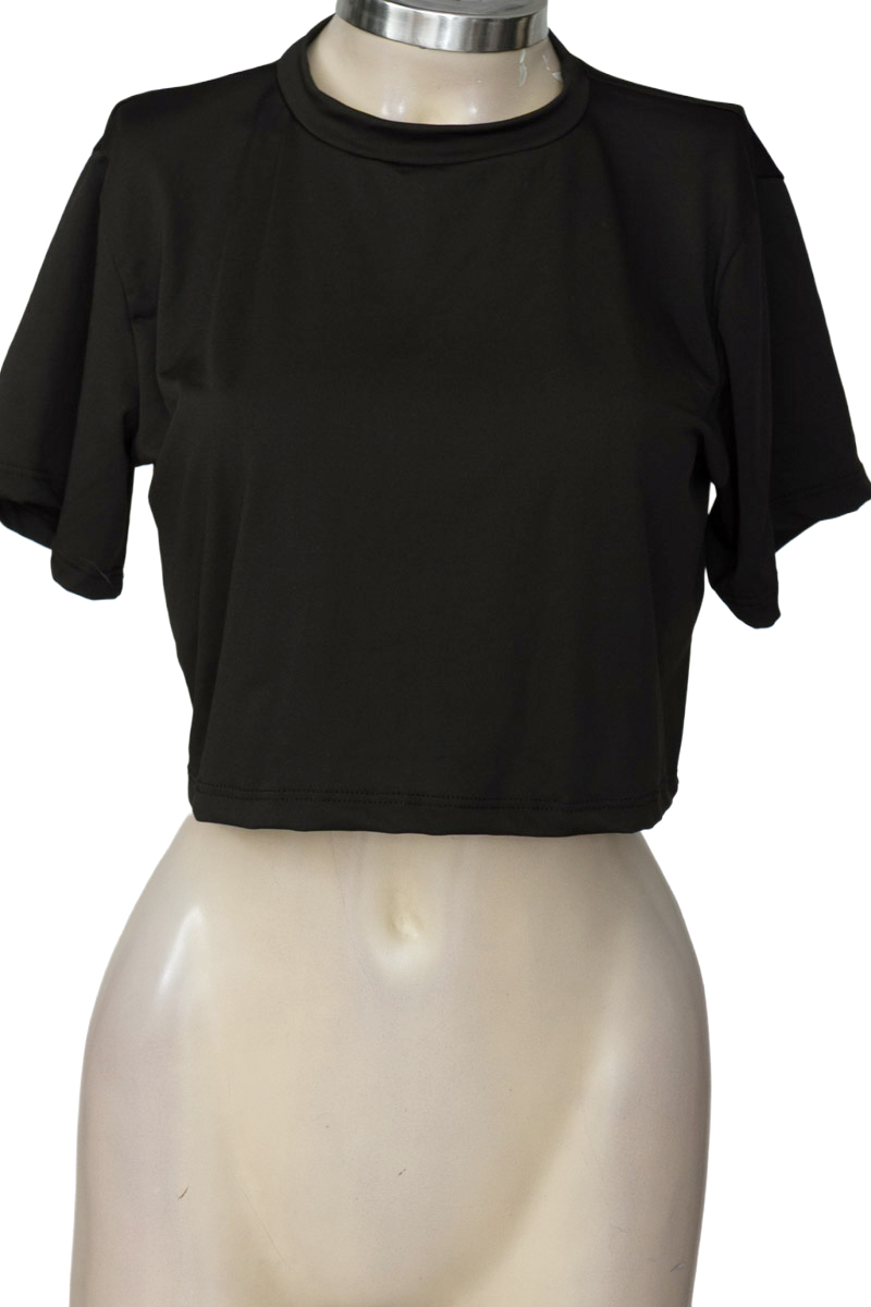 Top / Camiseta color Negro - Closeando