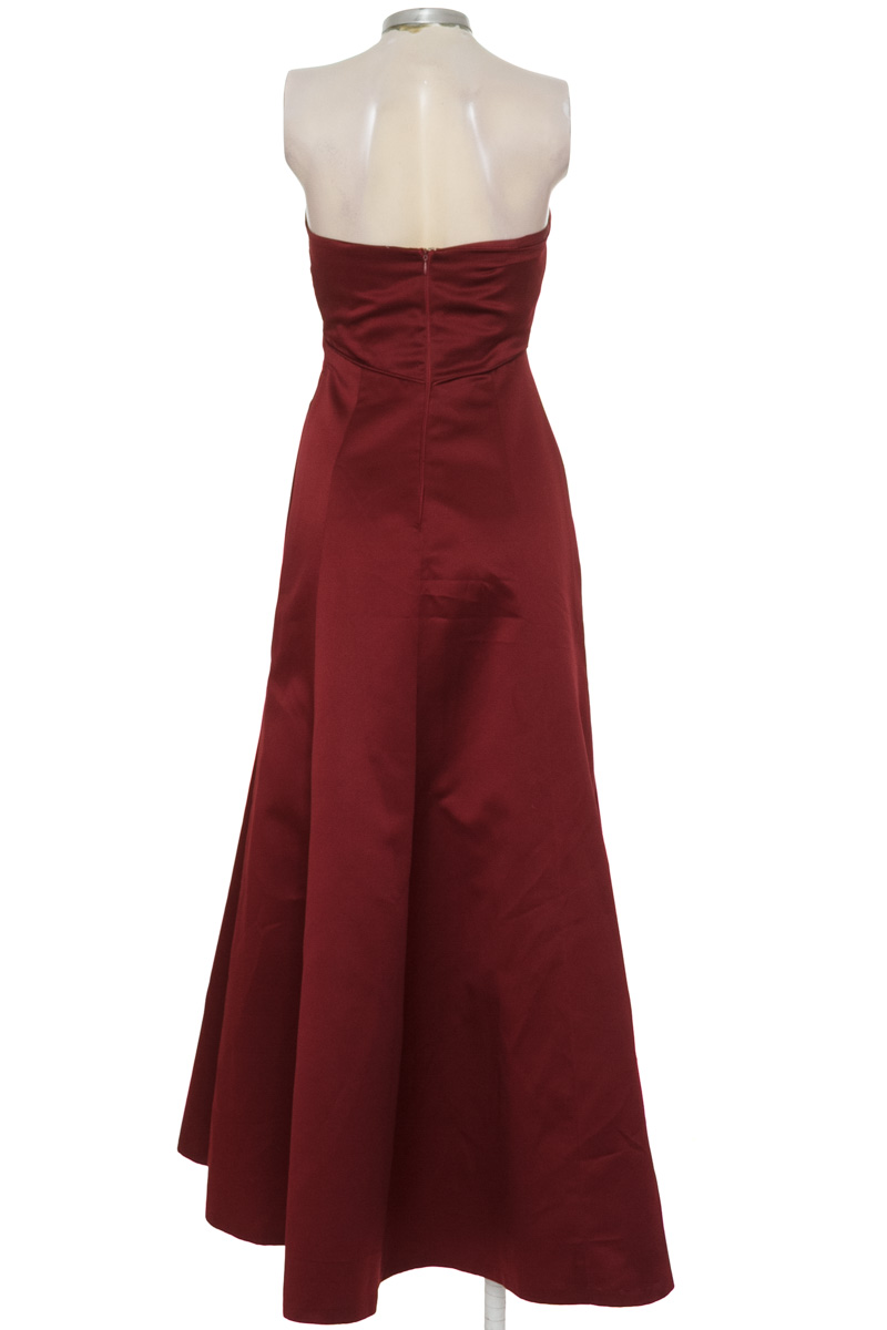 Vestido / Enterizo color Vinotinto - Closeando