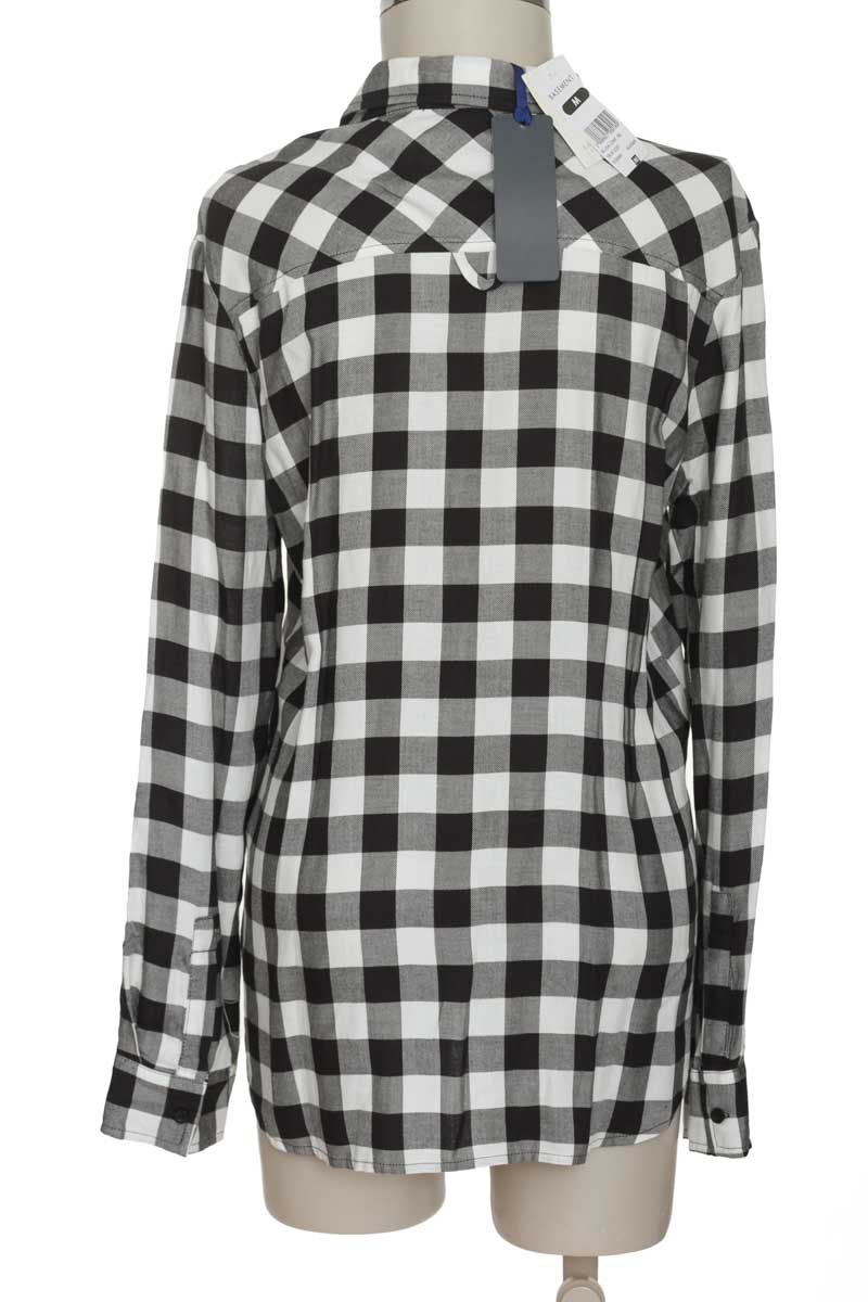 Blusa color Negro - Basement