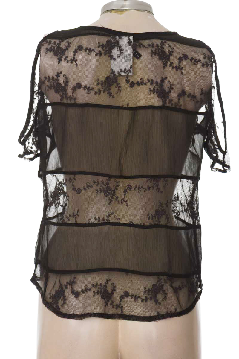 Top / Camiseta color Negro - Arkitect