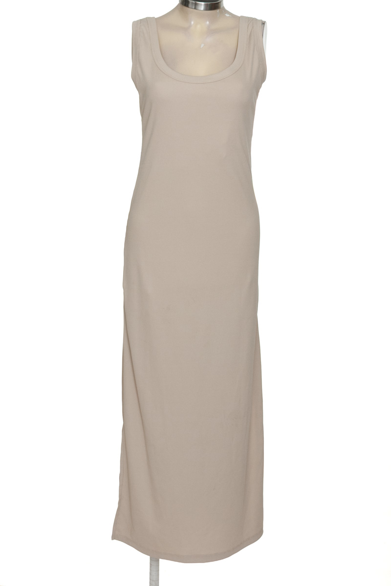 Vestido / Enterizo color Beige - Victory