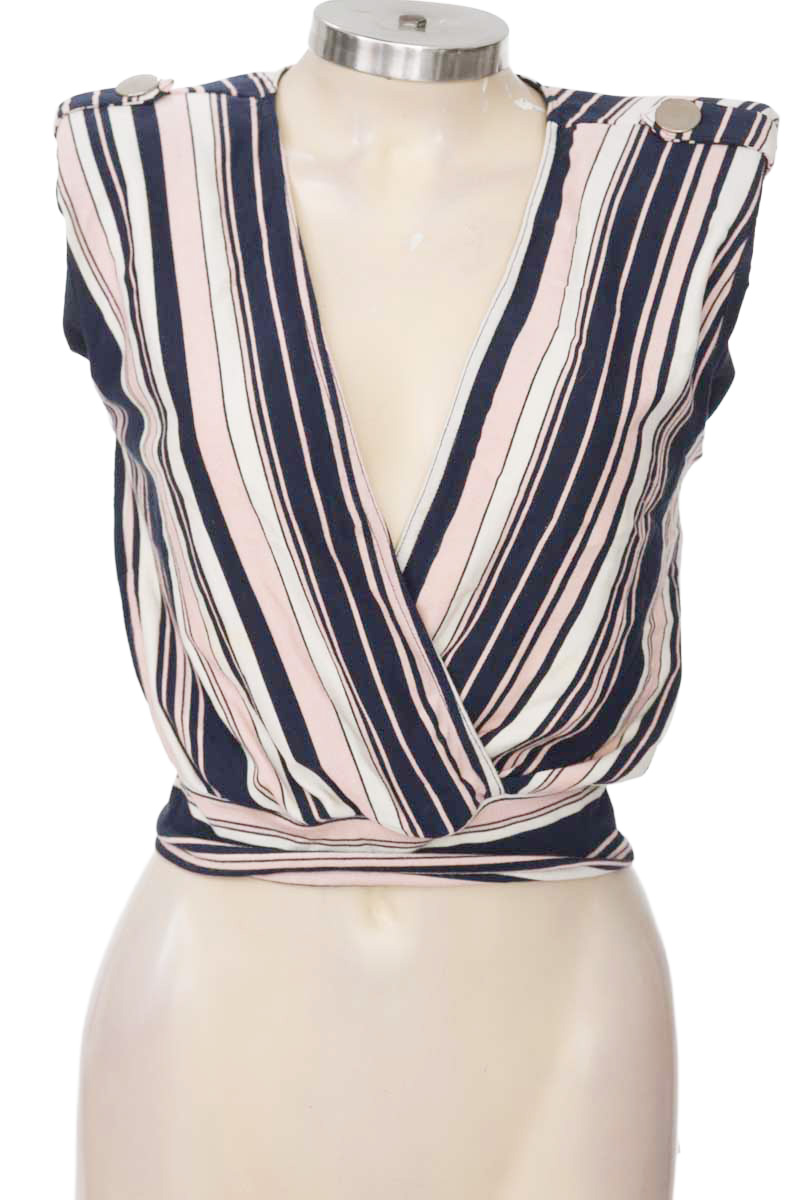 Top / Camiseta color Azul - Studio F