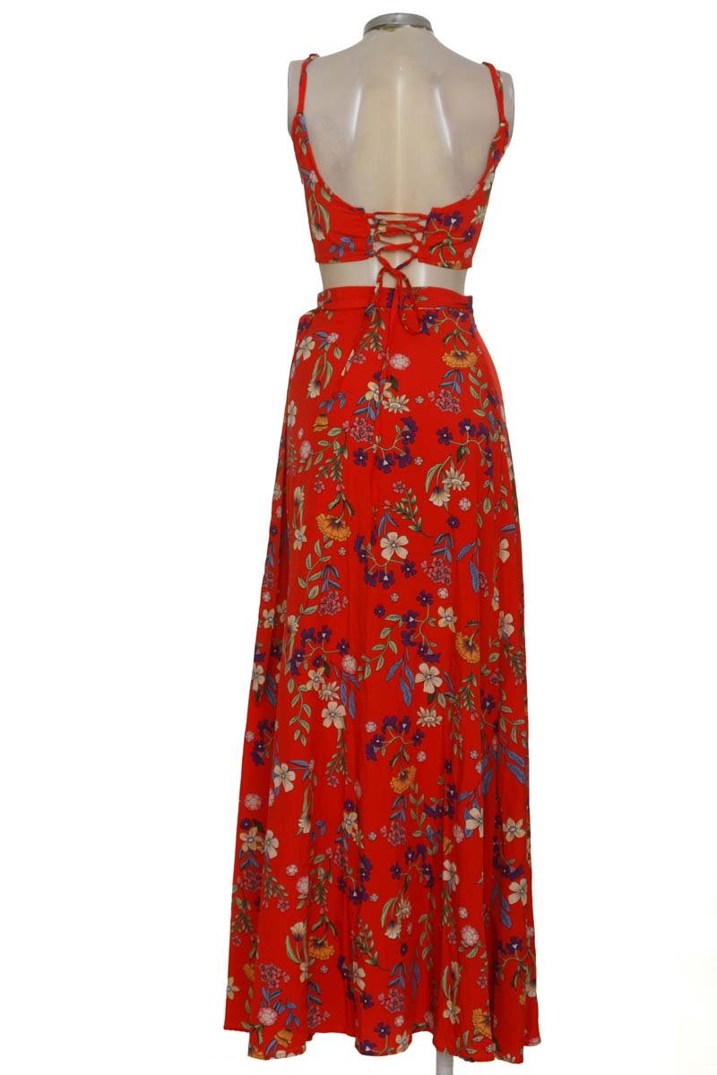 Vestido / Enterizo color Rojo - Closeando