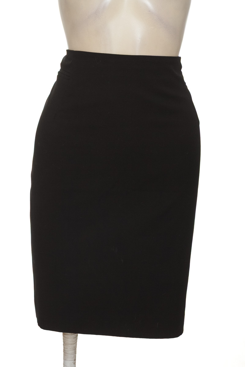 Falda color Negro - MNG