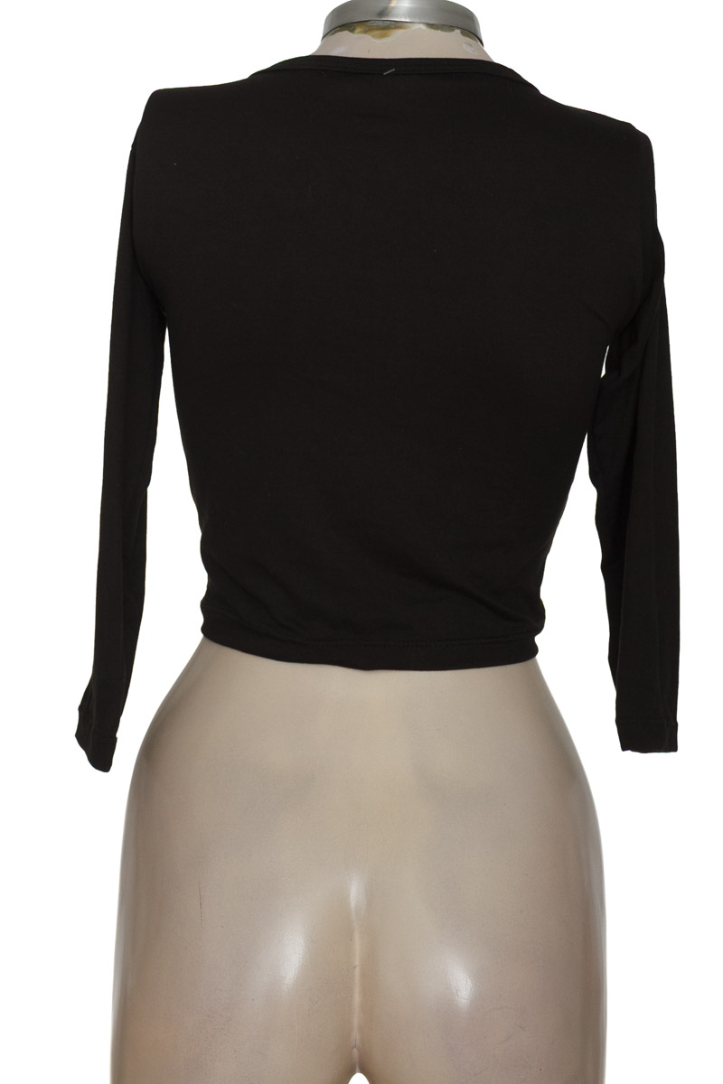 Top / Camiseta color Negro - Closeando
