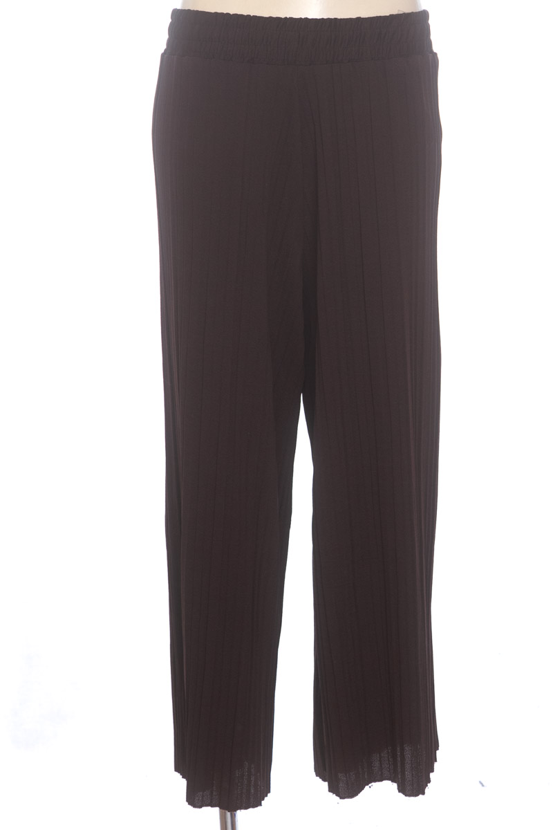 Pantalones color Café - Closeando