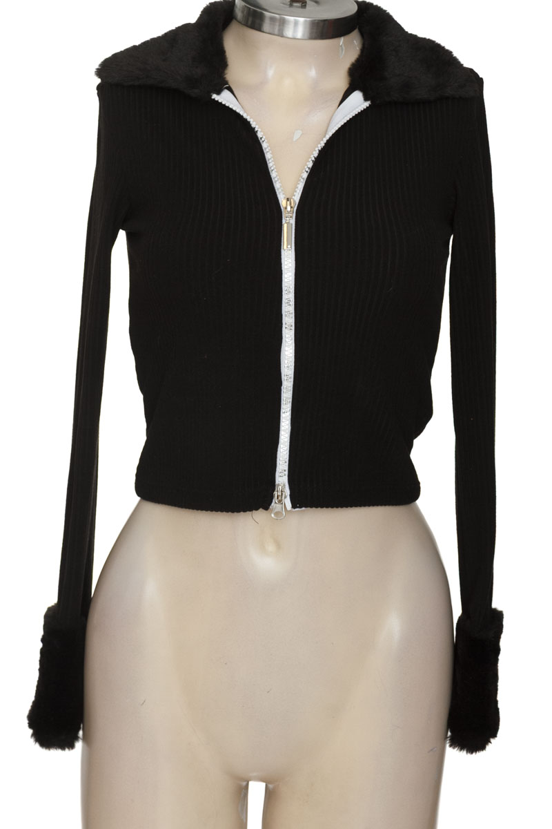 Blusa color Negro - Closeando