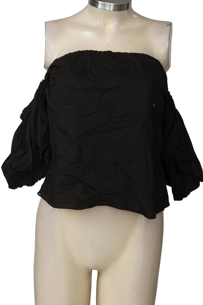 Top / Camiseta color Negro - Closeando