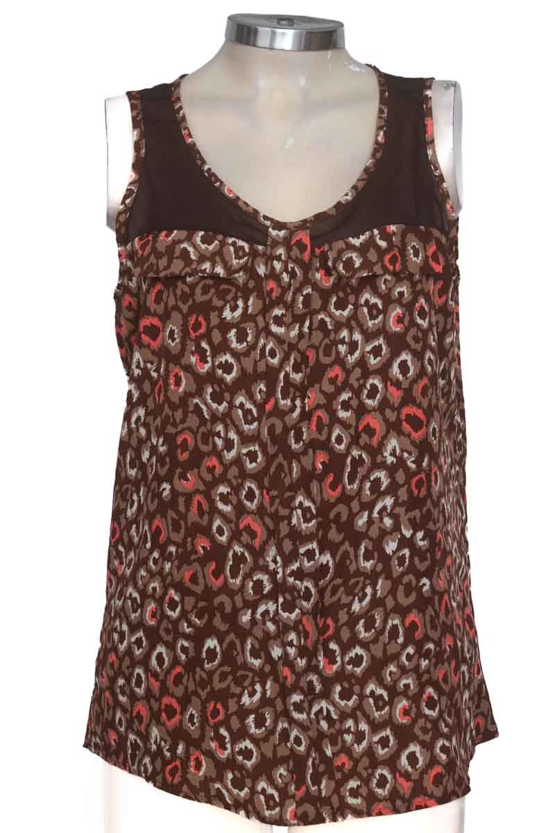 Top / Camiseta color Café - Arkitect