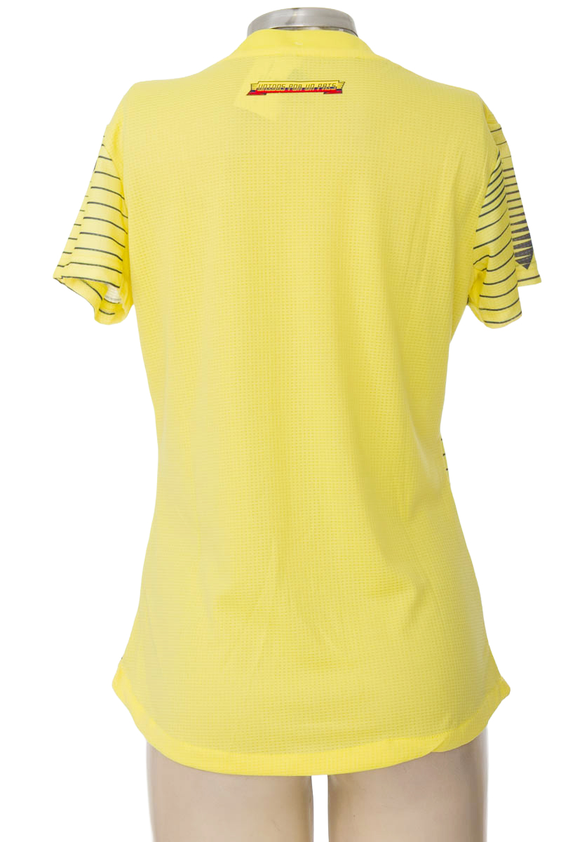 Ropa Deportiva / Salida de Baño color Amarillo - Closeando