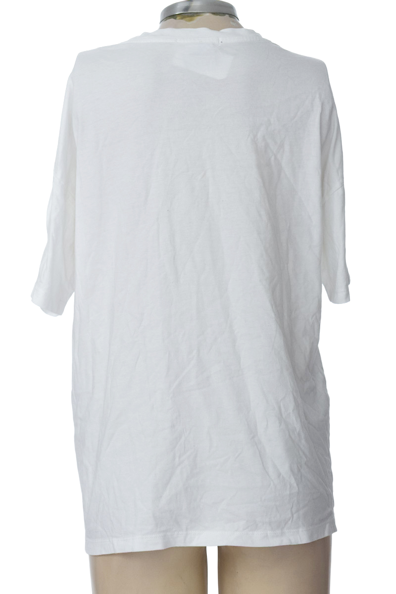 Top / Camiseta color Blanco - Pull & Bear
