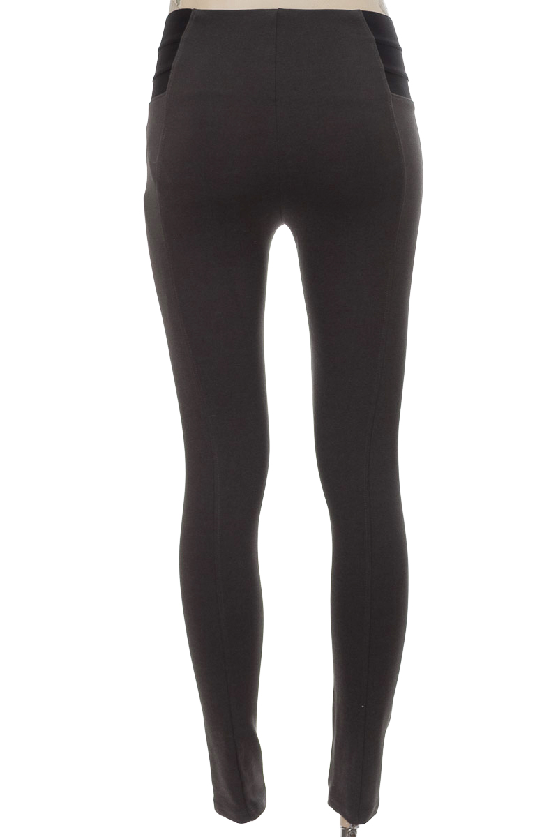 Pantalones color Gris - Basement