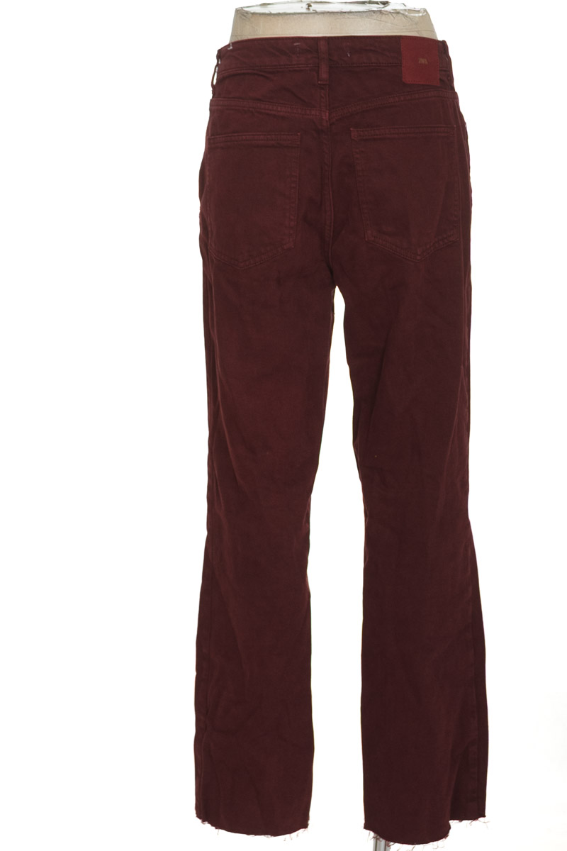 Pantalones color Vinotinto - Zara