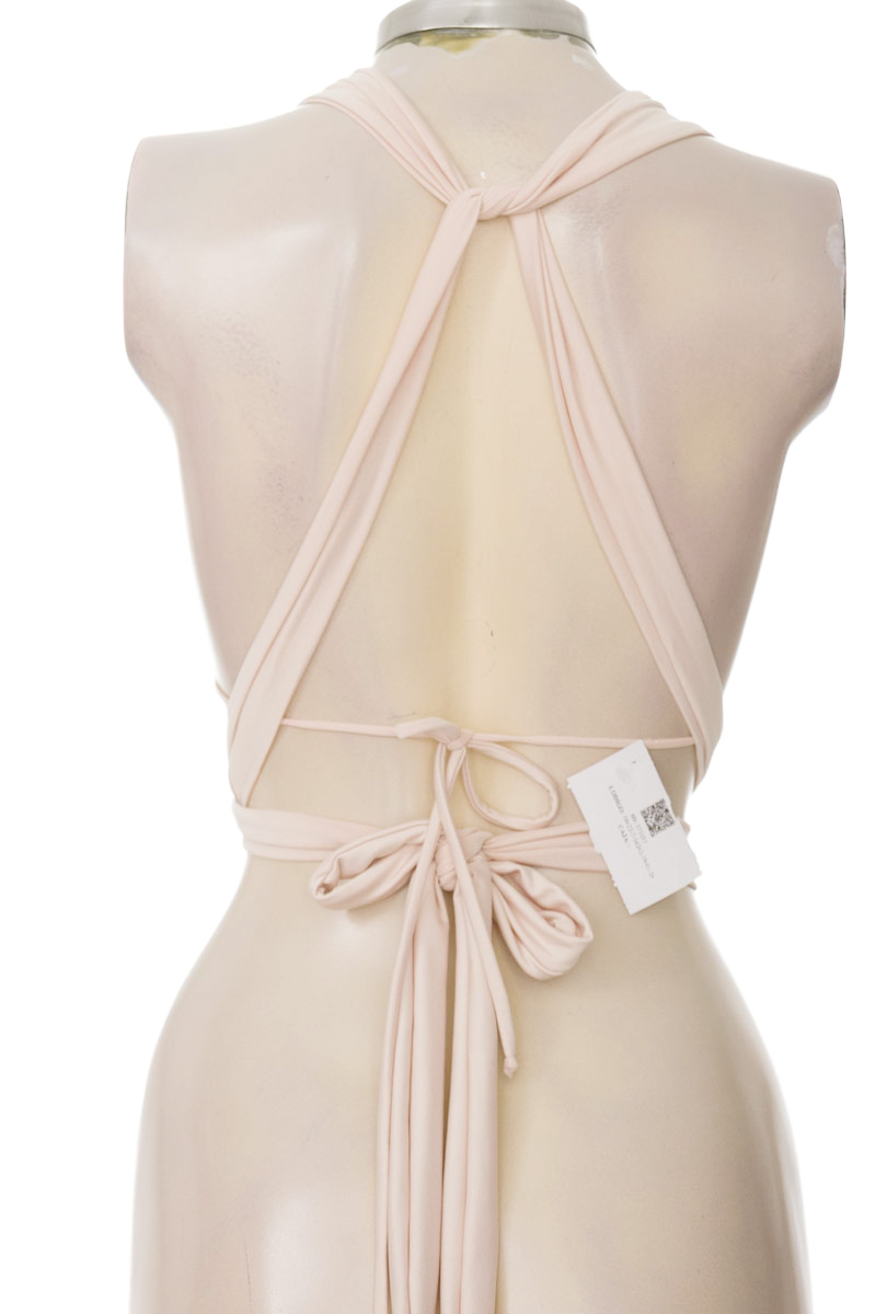 Top / Camiseta color Beige - Closeando