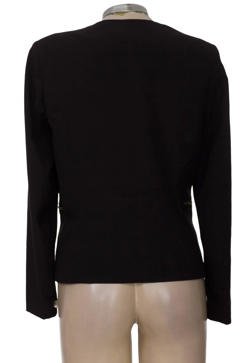 Chaqueta / Abrigo color Negro - Stradivarius