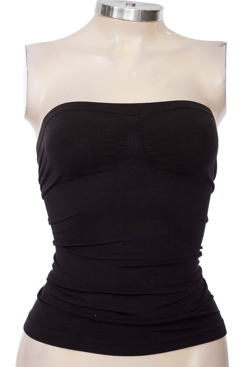 Top / Camiseta color Negro - Tall