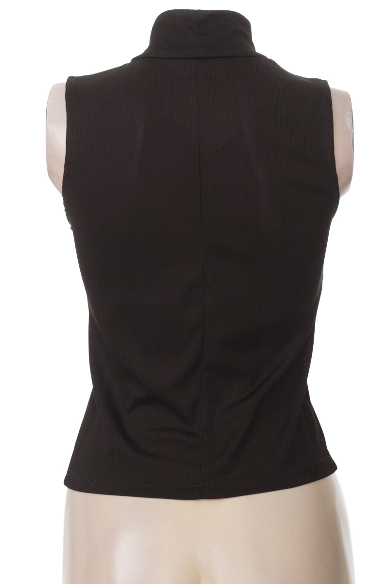 Top / Camiseta color Negro - DENIMLAB