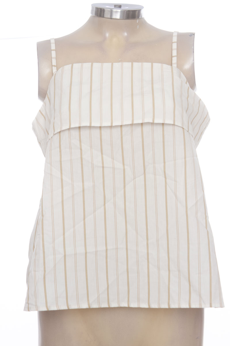 Top / Camiseta color Blanco - Divided by H&M